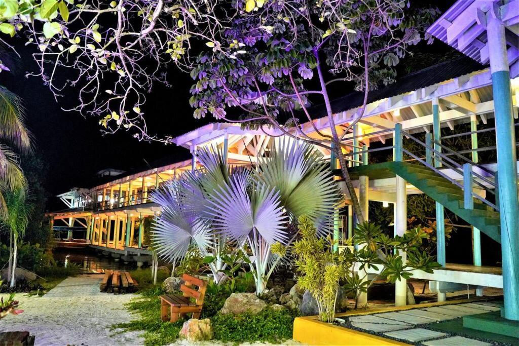 The Dock Resort Over Water Retreat 西区 外观 照片