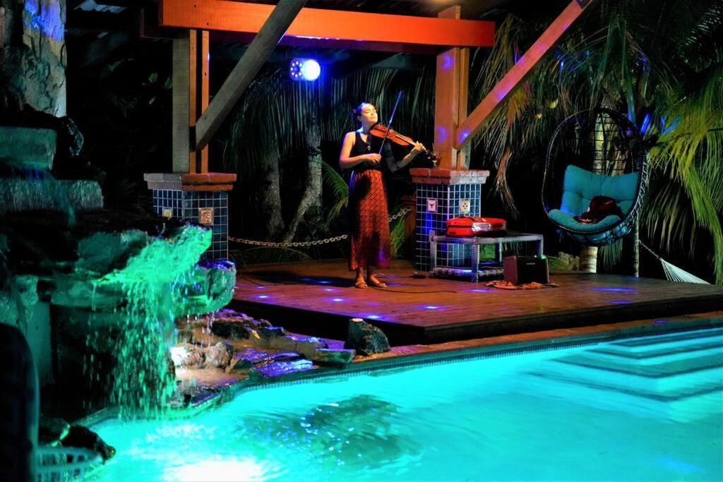 The Dock Resort Over Water Retreat 西区 外观 照片