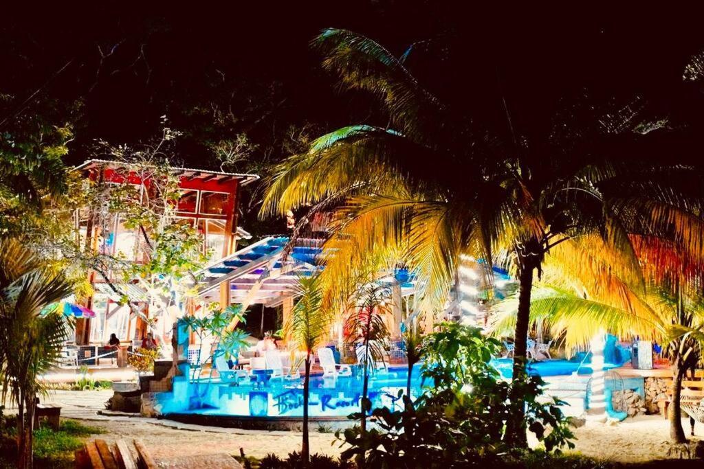 The Dock Resort Over Water Retreat 西区 外观 照片