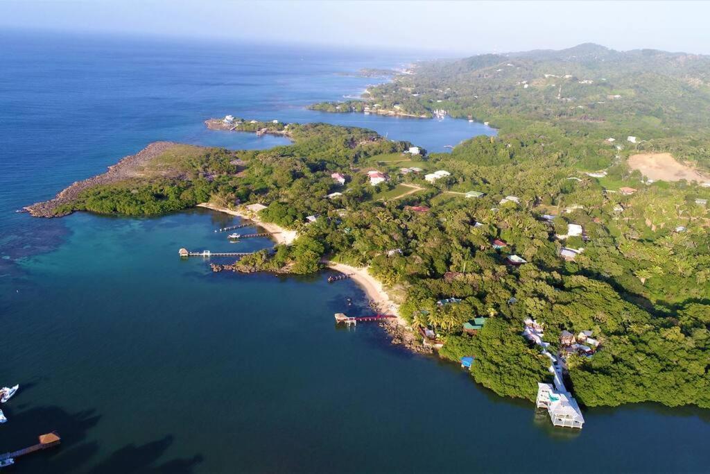 The Dock Resort Over Water Retreat 西区 外观 照片