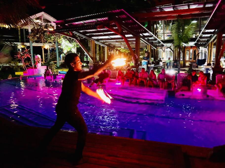The Dock Resort Over Water Retreat 西区 外观 照片