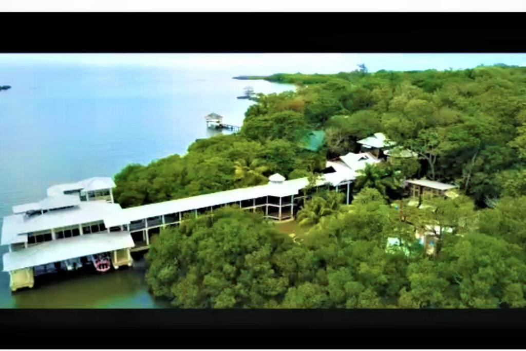 The Dock Resort Over Water Retreat 西区 外观 照片