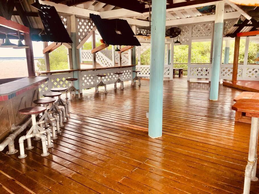 The Dock Resort Over Water Retreat 西区 外观 照片